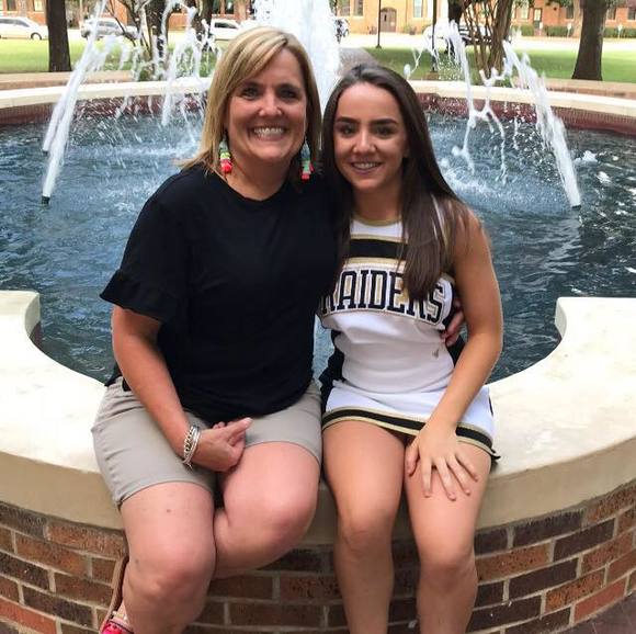 Meet your Posher, Michelle - Picture 1 of 1